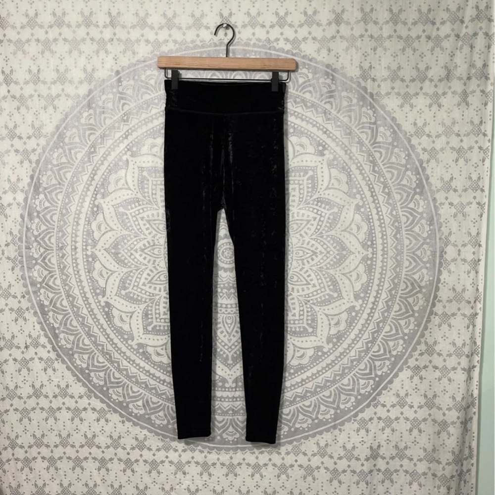 Euc $54 Aerie by American Eagle Crushed Velvet Style Leggings Pants Yoga Black M